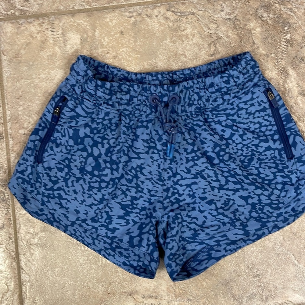 Athleta Girl shorts.. Size M new without tags